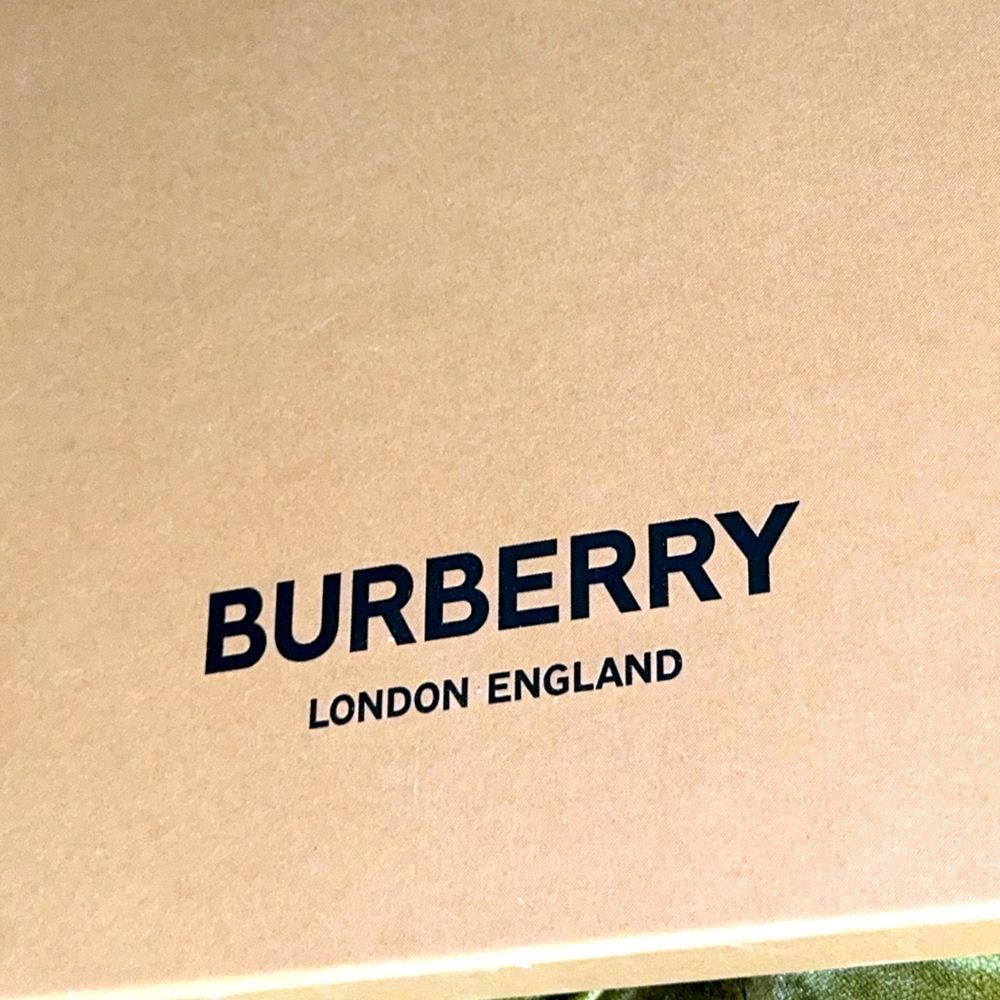 Burberry Box - Picture 4 of 5